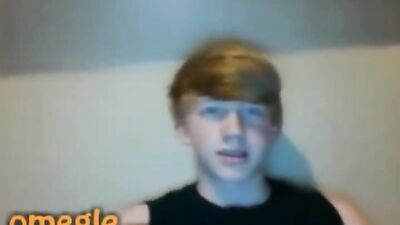 Redhead Web-Cam Solo: Sleeveless Ginger Lad Jos Hot Show!