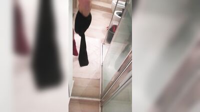 Cumming With The Hairbrush: A Young Amateurs Orgasmic Adventure!