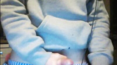 Beautiful Jumper Lad Web-Cam Solo - A Gay Porn Adventure!