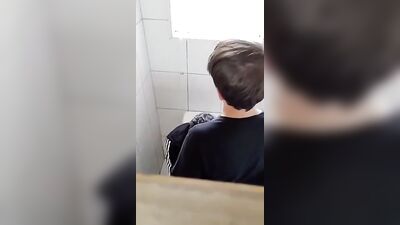 Amateur Bathroom Oral Sucking: Friends Gone Wild!
