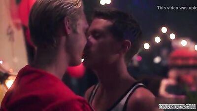 Big Dicked Gay Twinks Cumshot Bukkake - The Ultimate Gay Porn Experience!