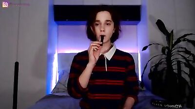 Androgynous Beauty: Amateur Ass Play Solo Porn