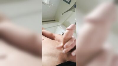 Young Jackoff Before His Shower - Muscle Boys Amateur Big Cocks!