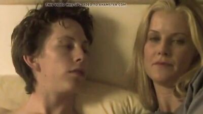 Puceau Lèche Une Chatte pour la Première Fois: The Ultimate First-Time Oral Experience!