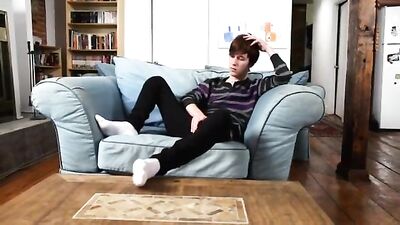 Gay Foot Worship - Sexy Teen Boy Solo Wank