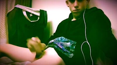 Roberts Amateur Frat Bliss - A Must-Watch Gay Porn Video!