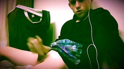 Roberts Amateur Frat Bliss - A Must-Watch Gay Porn Video!