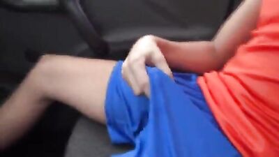 Gay Porn - Rio Datadão Colpire Uno In Macchina Con Una Mano!