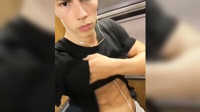 Gay Cam Boys Teasing Abs: Muscle Web-Cam Showdown