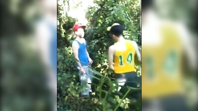 Outside F**k: Wild Amateur Bareback Action!