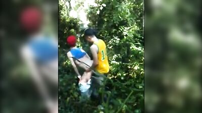 Outside F**k: Wild Amateur Bareback Action!