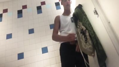 Changing Room: Unleashed Amateurs!