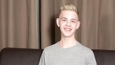 Experience Solo: The Ultimate Cum Shot Web-Cam Show!