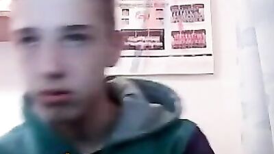 Up Close & Personal: A Gay Web-Cam Solo Adventure!