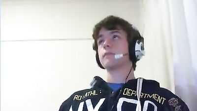 Cum Shots Handjob Solo: Hotwankerboy Returns!