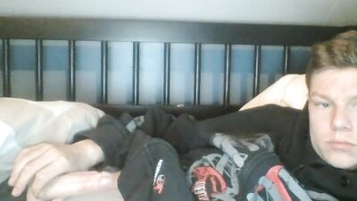 Pats Handjob Web-Cam Solo: A Gay Porn Video with a Twist!