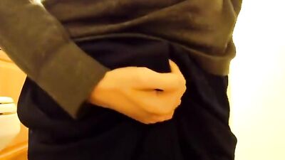 18 Year Old Jacks Off: Amateur Cum Shots Solo!