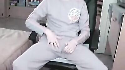 Curving Desires: Sammys Thick Stroke