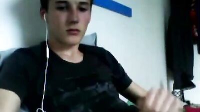 Cute and horny boy online - Web-Cam adventures!