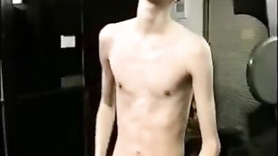 Sexy Twinks Unleashed: Bareback Cum Shots Oral Delights