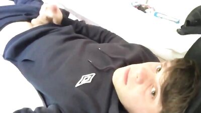 New Hoodie Cumming Amateurs - Breaking in my new Hoodie!