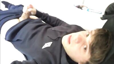 New Hoodie Cumming Amateurs - Breaking in my new Hoodie!