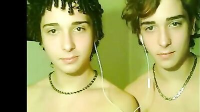 Teen Mignon Boys Webcam Heat - A Gay Porn Video Experience!