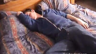 Gay Porn: Big Dicks Awaken Sleeping Guys - Action and Handjobs!