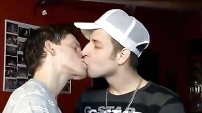 GayPornVideos.com - Hot Barebackers 402: Oral Cum Shots Bareback!