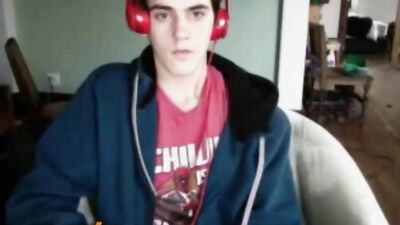 Gay Porn Web-Cam Rubs One Out: Straight Boys Journey