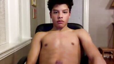 Gay Porn Video - Dad Brings Ice Cream: Handjob Solo Web-Cam!