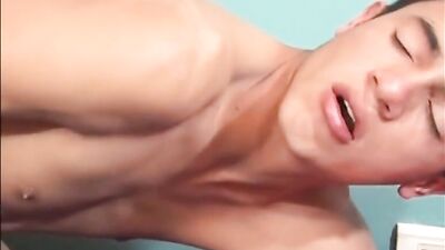 Cumming Cuties Raw Bareback Facial Frenzy!