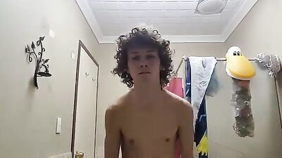 Leos Hot Amateur Bottom: Exploring his Sexy Assets