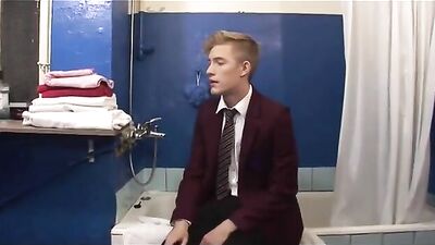 Hot Barebackers 220: Cum Shots Oral - The Ultimate Gay Porn Experience