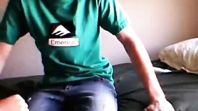 Gay Porn Helping Out - Big Cock Amateurs Action!