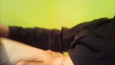 Broken Finger: Action Amateur Web-Cam Wank!