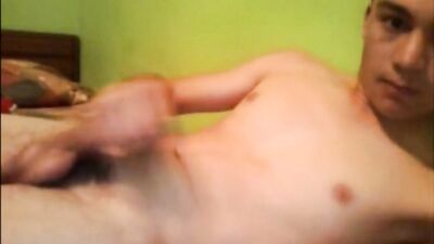 Broken Finger: Action Amateur Web-Cam Wank!