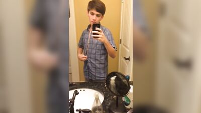 Gay Porn Strip Show: Action Amateur Web-Cam Wank