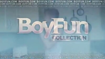 Gay Kitchen Cock-sucking with Ian Levine: Ultimate Oral Delight!