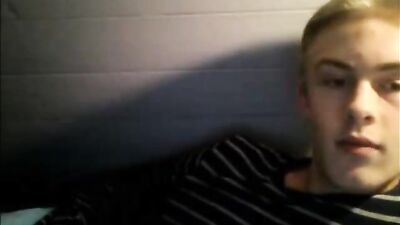 Self-Exposed Blonde: Gay Amateur Webcam Porn Videos