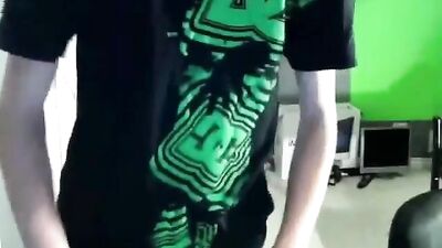 Gay Porn Home Alone: The Ultimate Solo Experience (190 chars)