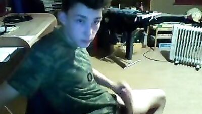 Amateur Action Web-Cam Home Alone: Wank Explosion!