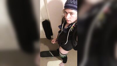 DAN1s Merry Xmas Cumshot Showdown 2020! ???? Featuring the Hottest Amateur Self-Shooters in Town For All You Horny Lads and Lasses Out There Come Get Your Daily Dose of White Boy Cream!