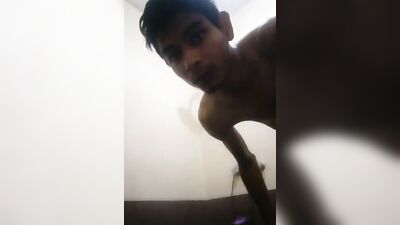 Mexican Hottie Cums for Big Cocks!