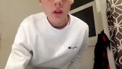 Cum Splattering Twink: The Ultimate Gay Porn Experience!