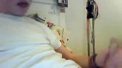 Gay Porn Video: Sexy Amateur Teen Jacks Off!