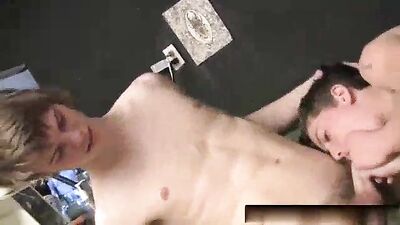 Gay Porn Straight Threesome: Bareback Action Boys!