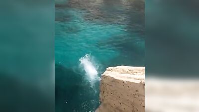 Gay Porn : A Stunning Nude Dip in the Sea for Straight Men