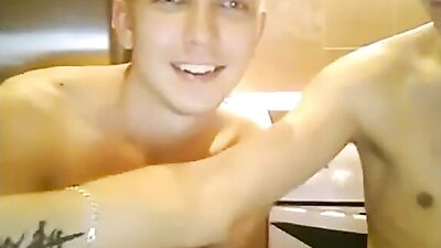 Gay Friends Expose Their Bodies in Steamy Action!