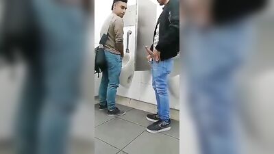 Banheirao Public Toilet Oral Sex Caught Boy Porn Video - Gay Bathroom Hookups!